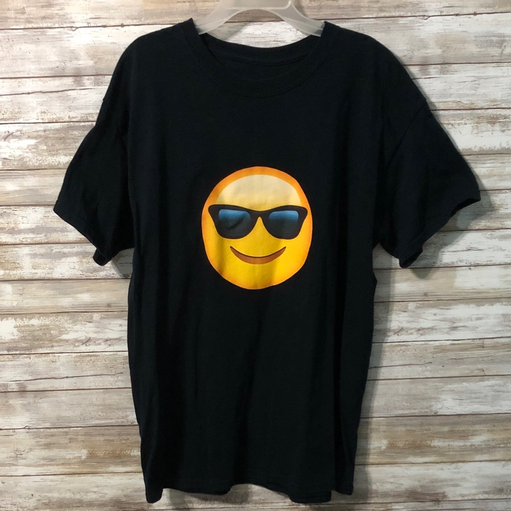 Smiley Face w/ sunglasses Emoji t-shirt (unisex)